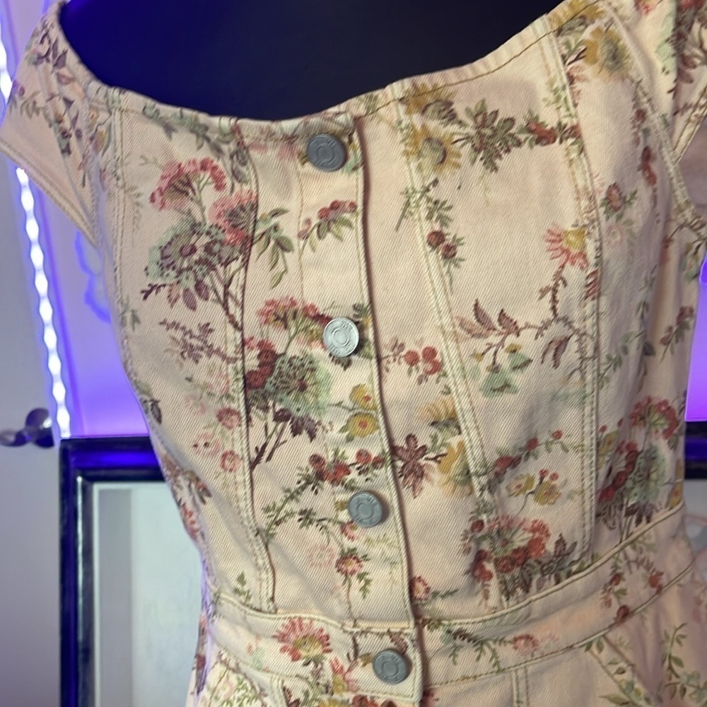 Floral Button-Down Dress - Picture 9 of 10